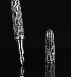 Black and white Diamonds